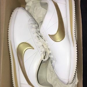 Nike Cortez- White and Gold.